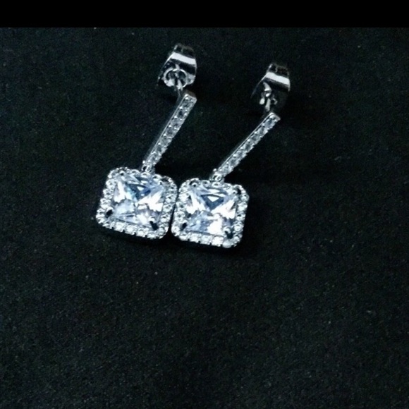 💰2 for $20 Deal beautiful  CZ 925 silver earrings - Picture 2 of 3
